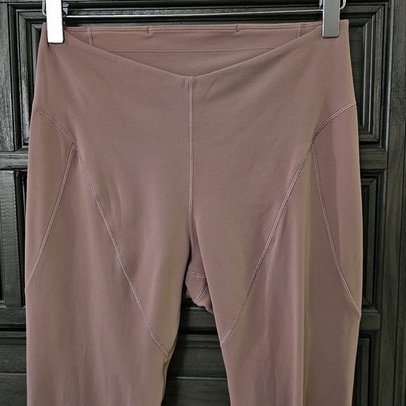 Lululemon LAB nulu leggings 😍 - Picture 7 of 15